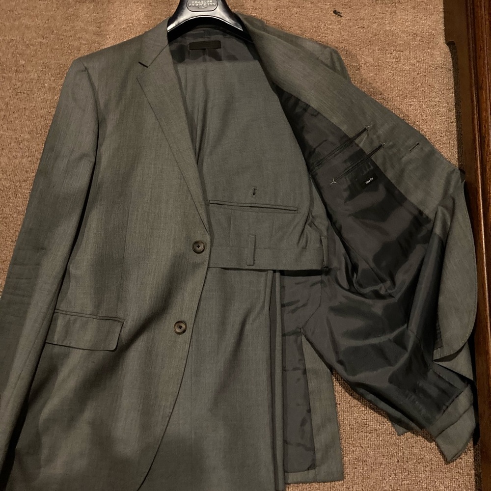 Uniqlo L Slim fit Charcoal Gray two button suit